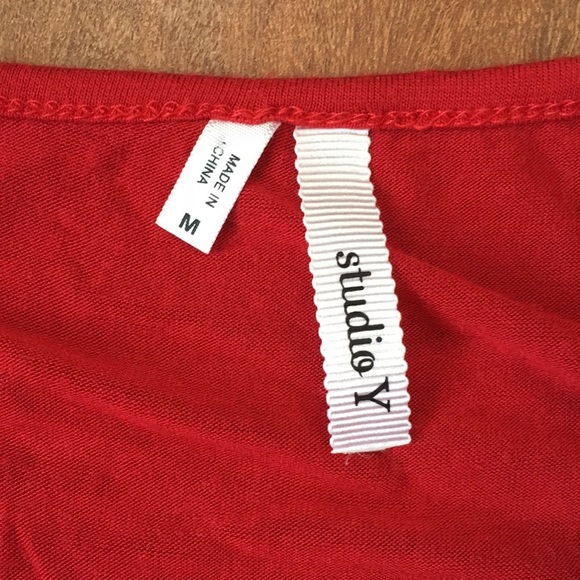 Red asymmetrical shirt - Picture 3 of 12